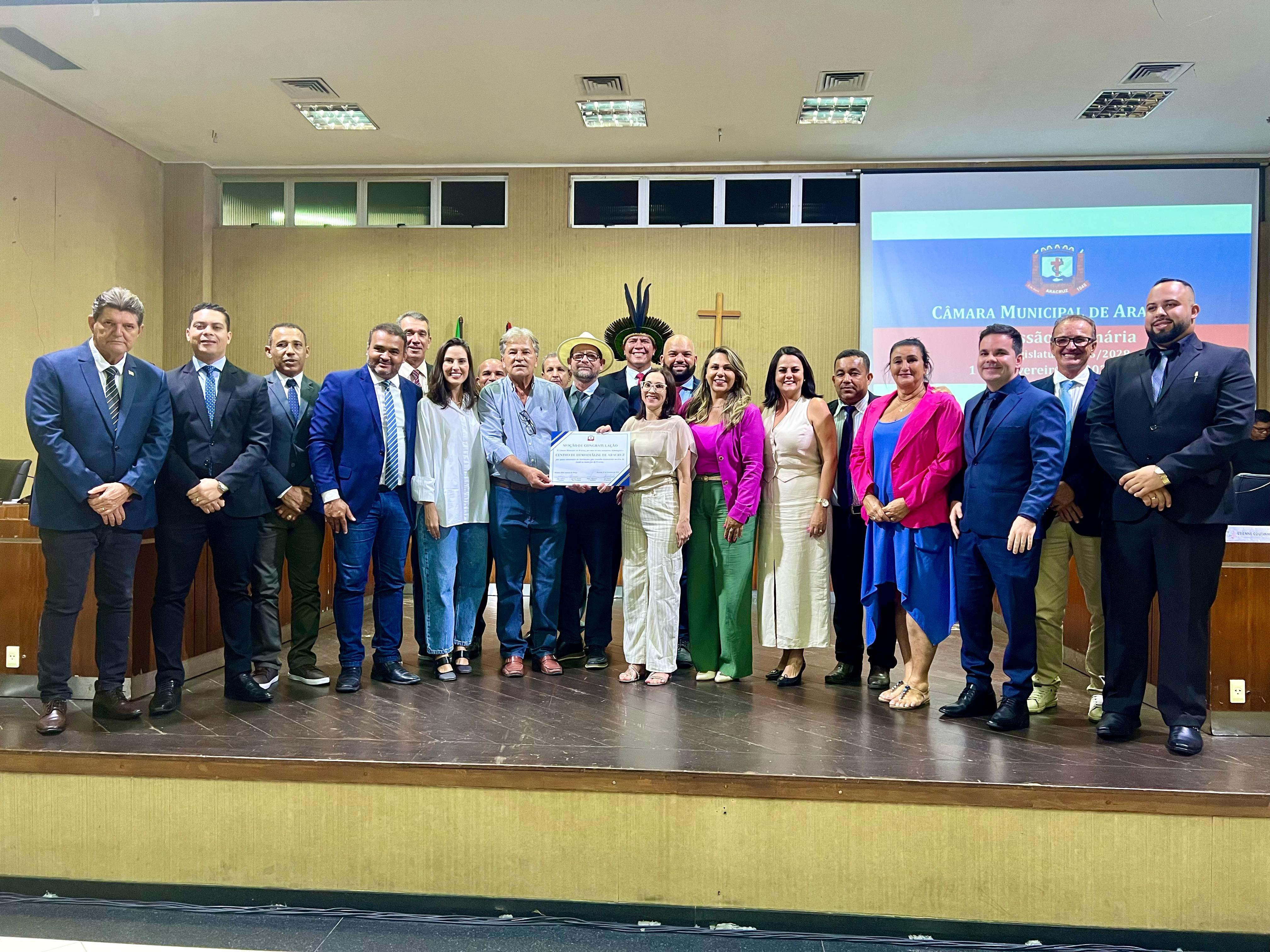 VEREADORES HOMENAGEIAM CENTRO DE HEMODIÁLISE DE ARACRUZ PELO 5º ANIVERSÁRIO DE SUA CRIAÇÃO